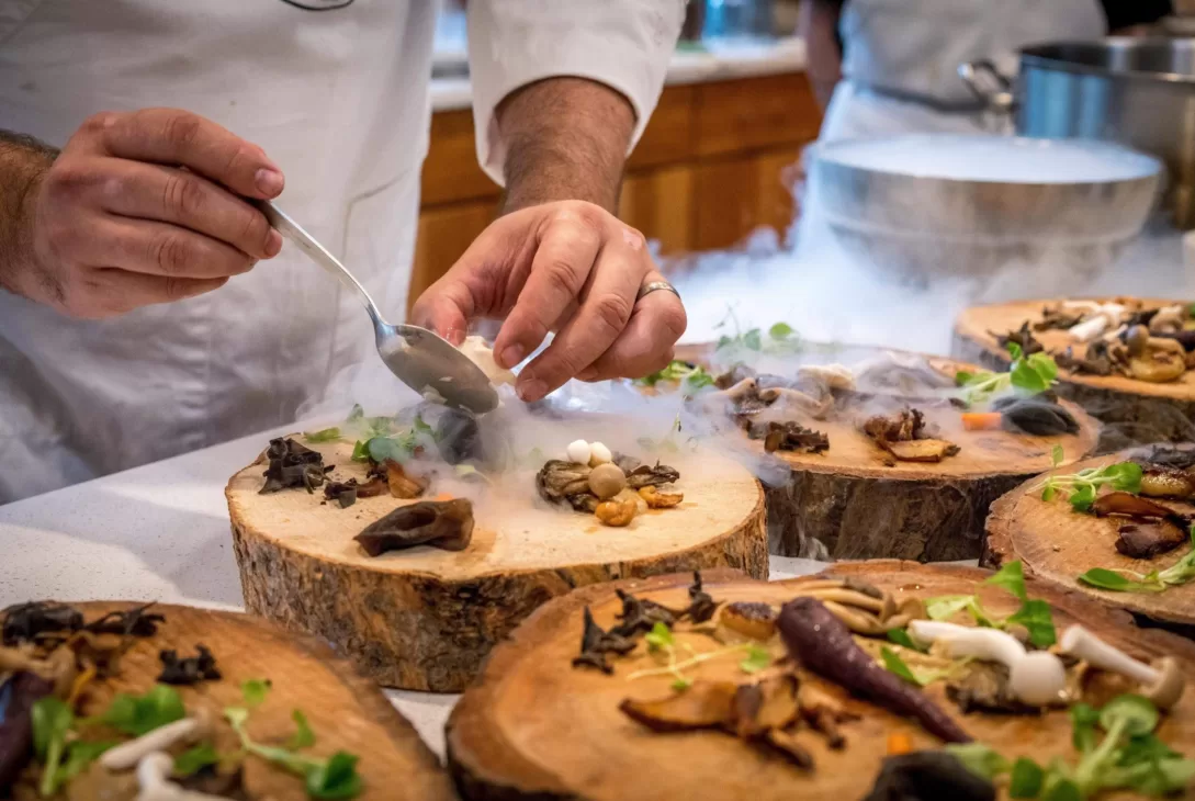 students-preparing-food-in-culinary-school