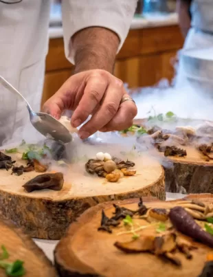 students-preparing-food-in-culinary-school