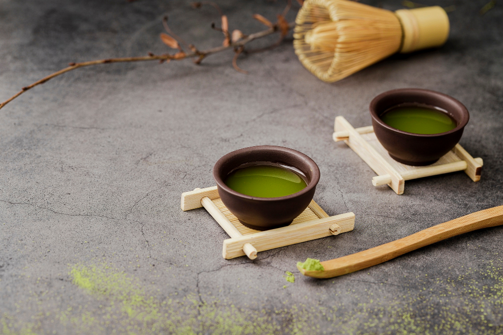 Matcha in two bowls